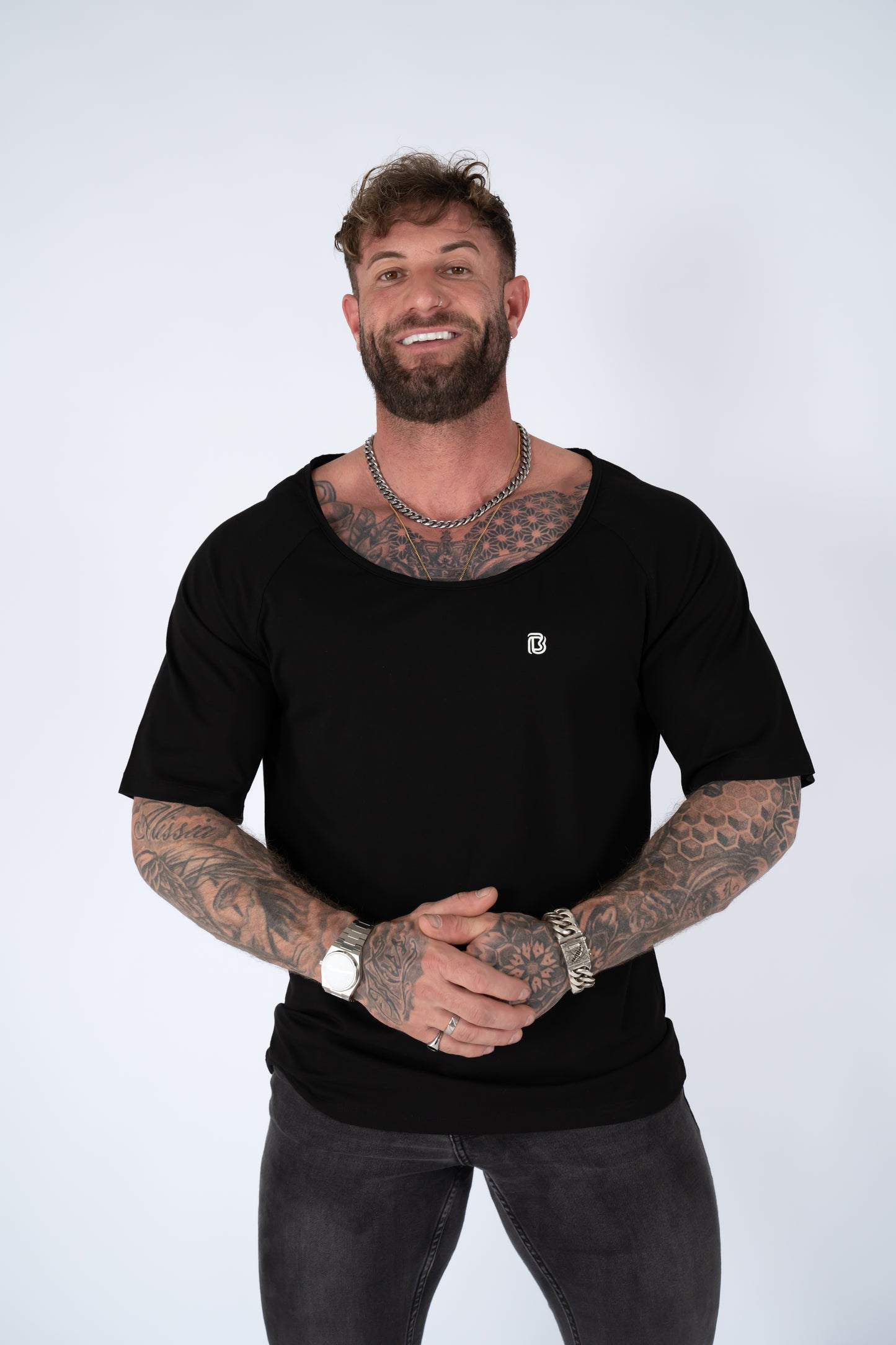 Belator T-shirt raw edge neck White