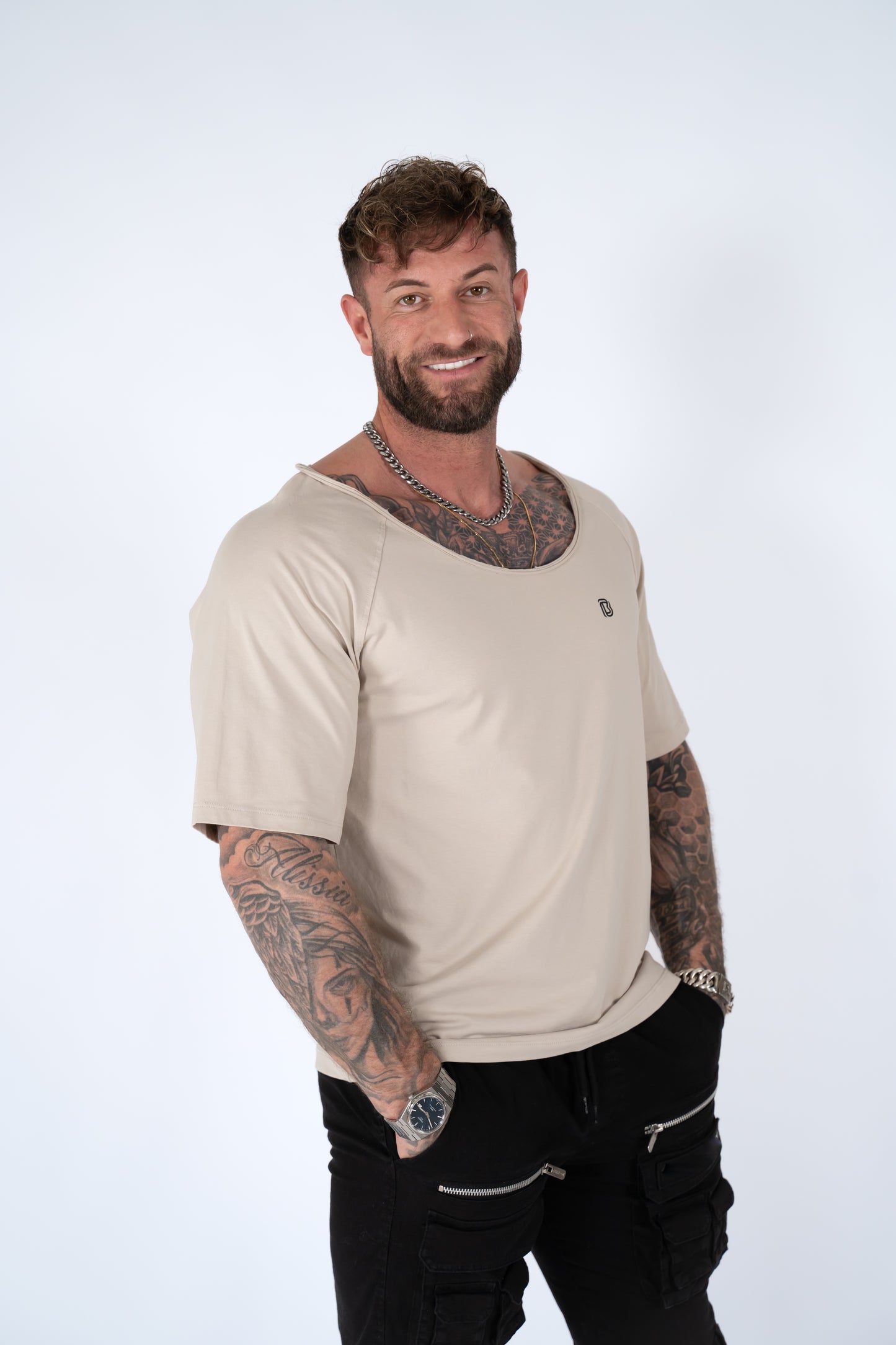 Belator T-shirt raw edge neck Black