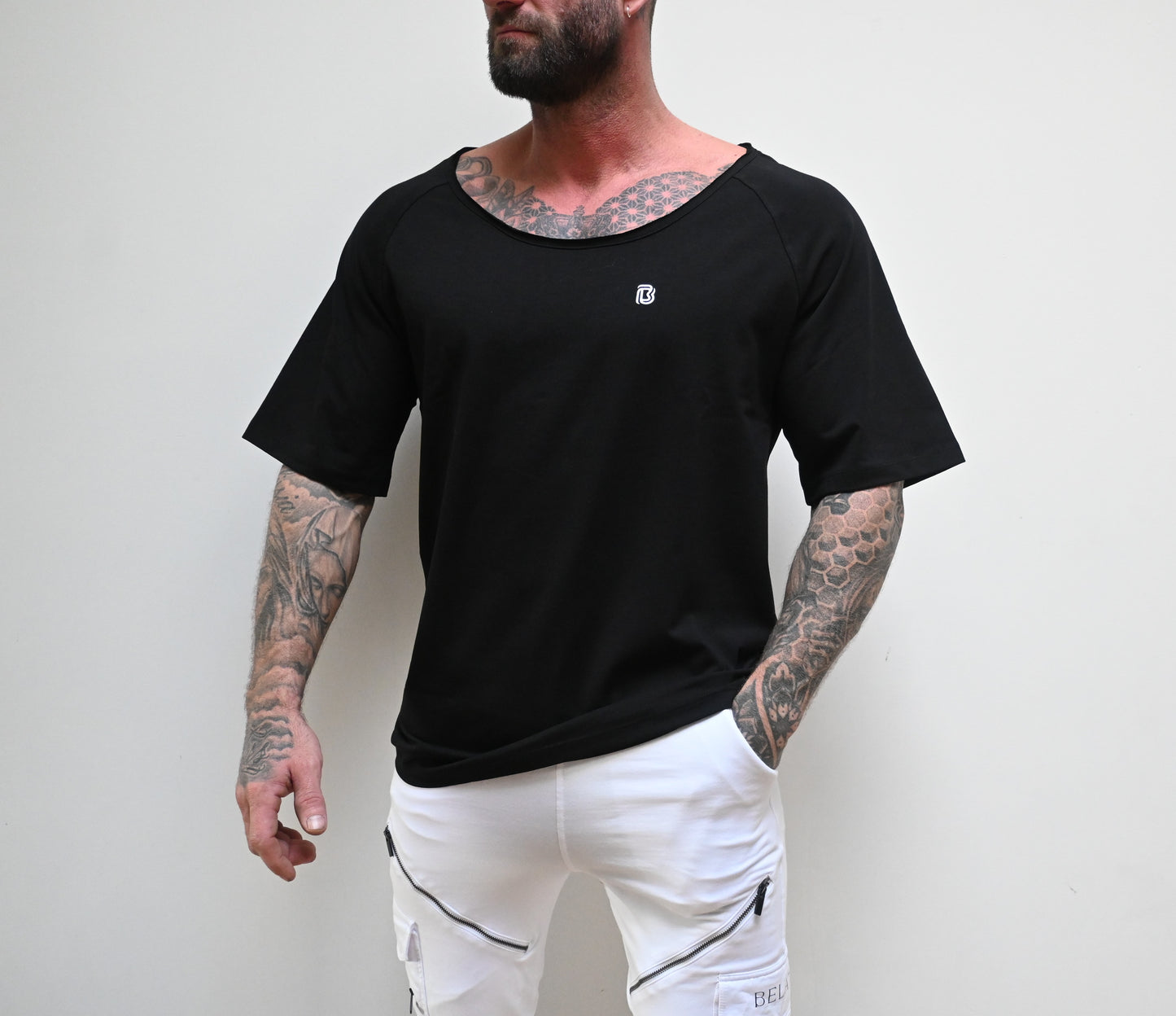 Belator T-shirt raw edge neck Black